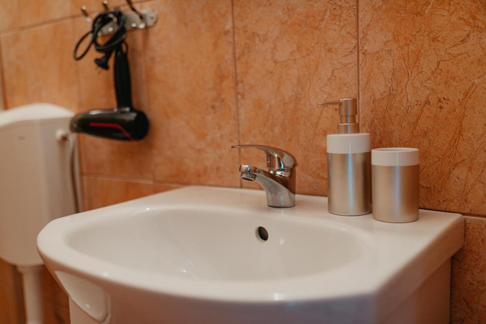 Flh - Apartament Mai Cu Aroma De Cafea Si Ceai Sibiu Buitenkant foto
