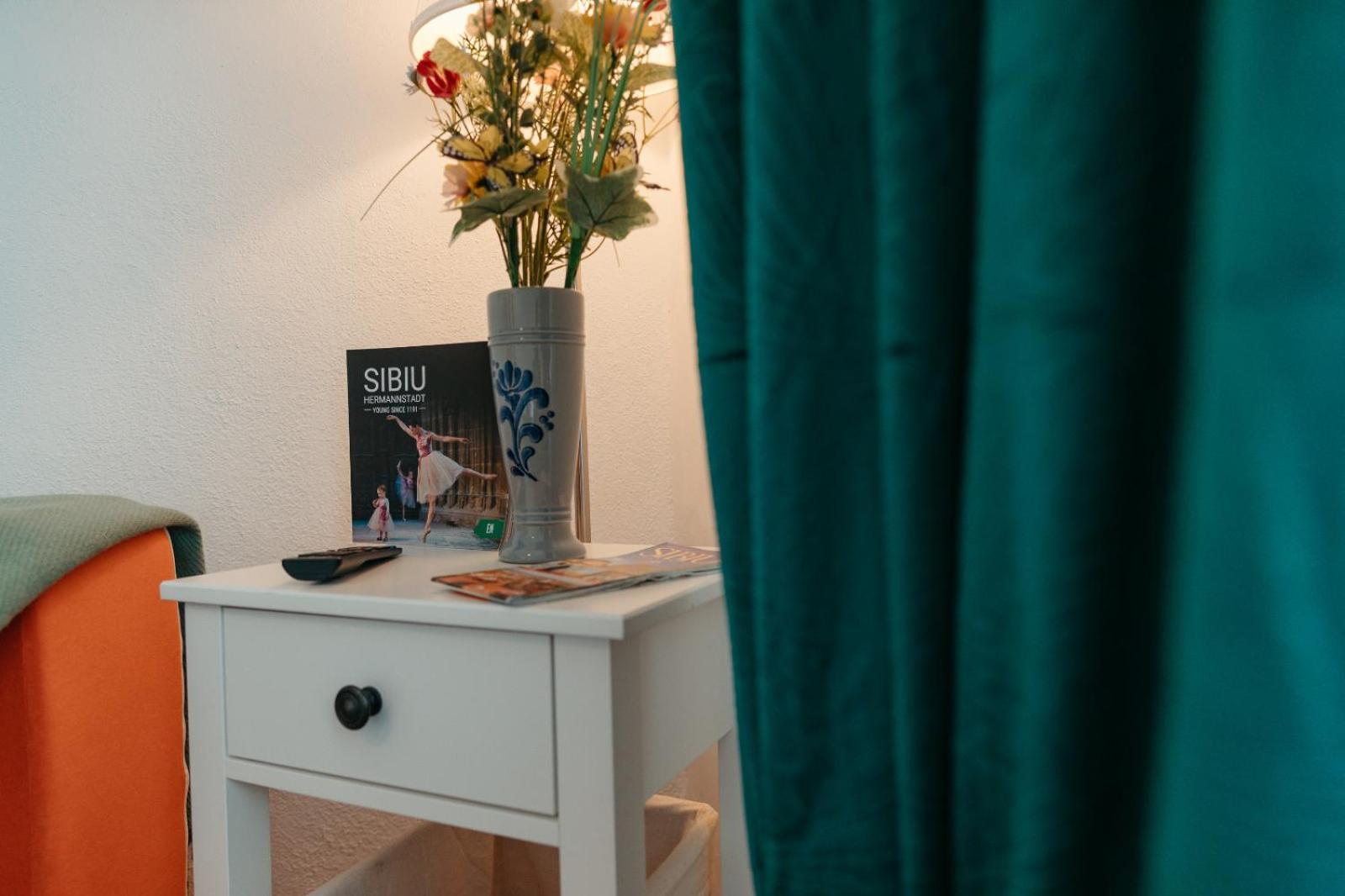 Flh - Apartament Mai Cu Aroma De Cafea Si Ceai Sibiu Buitenkant foto